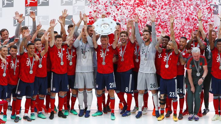 بايرن ميونخ يحتفل برفع درع الدوري الألماني لكرة القدم (بوندسليغا)