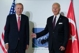 الرئيس الأمريكي جو بايدن &#34;يمين&#34; خلال لقاء سابق مع نظيره التركي رجب طيب أردوغان (رويترز- أرشيف)