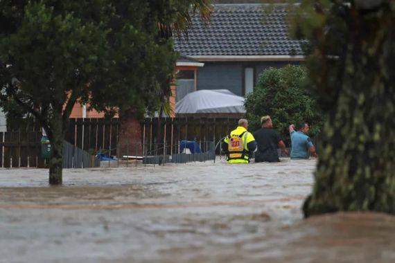 المياه تغطي شوارع مدينة أوكلاند بنيوزيلندا