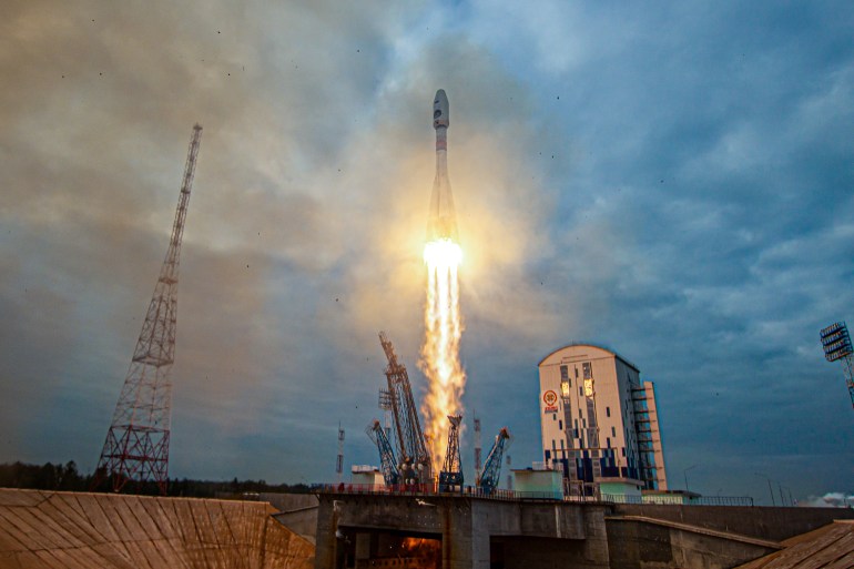 القمر روسيا صاروخ مركبة