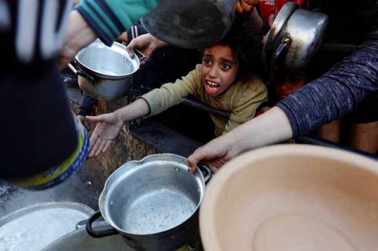 أطفال غزة يتضورون جوعا